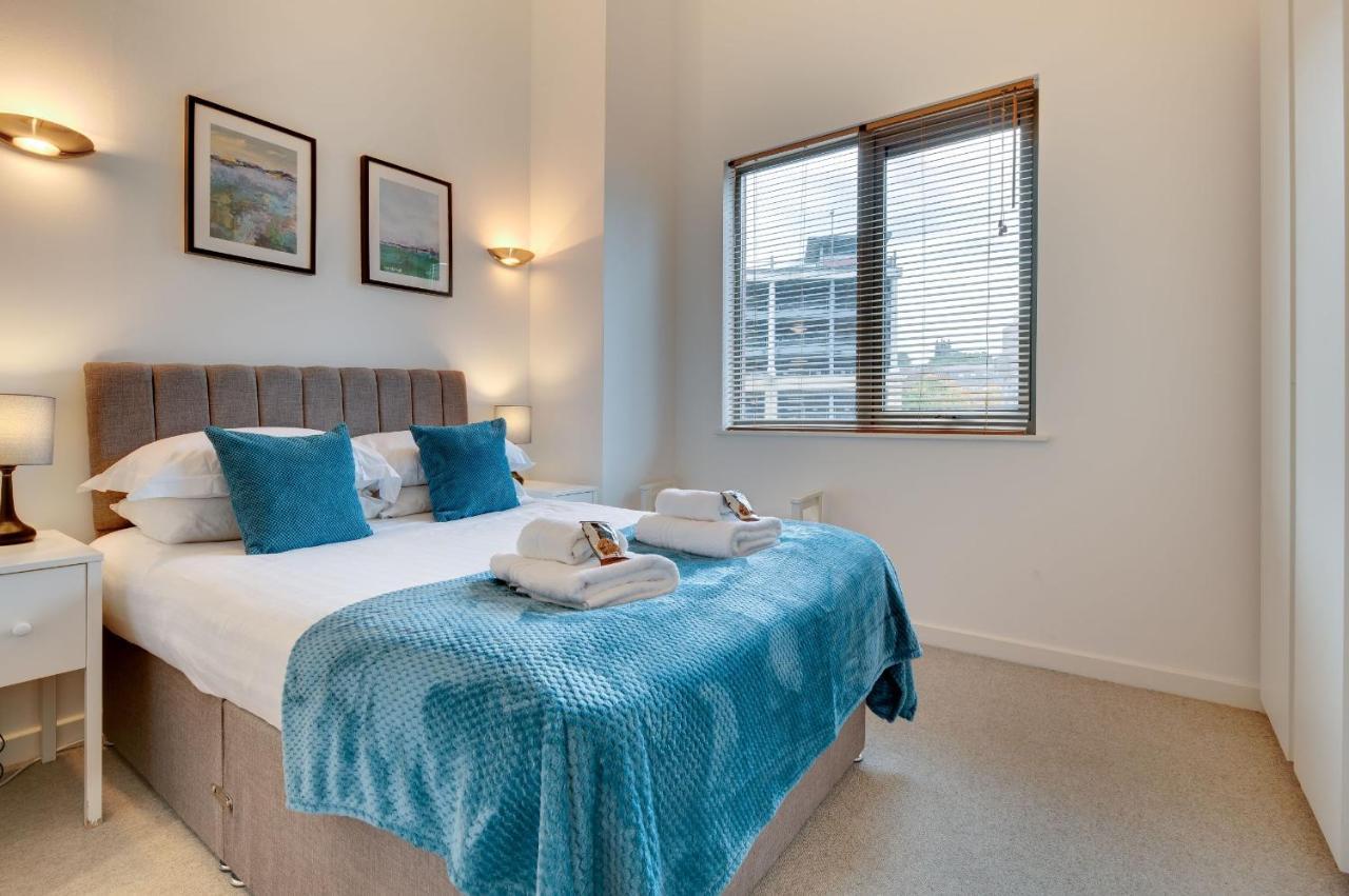 Crown Apartments 1C By Week2Week Newcastle upon Tyne Bagian luar foto